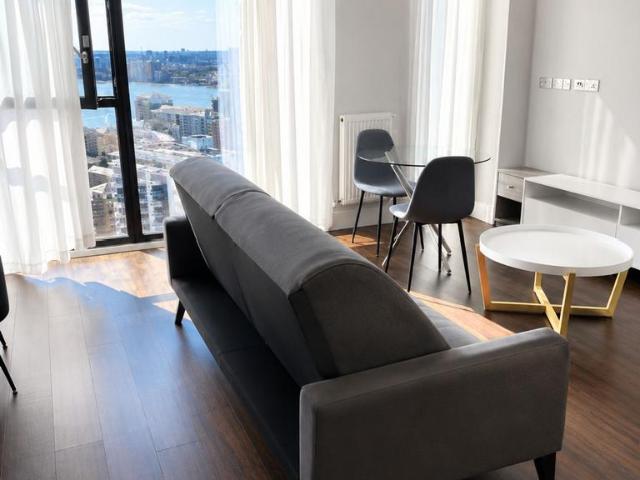 Silvocea Way, London E14 1 bed flat to rent £2,495 pcm £576 pw
