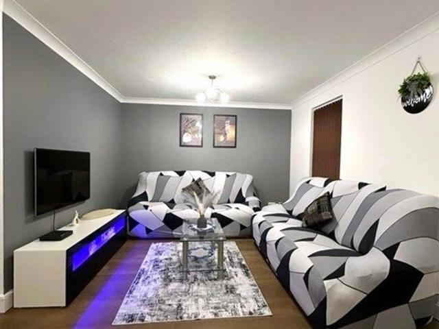 Silbury Avenue, Mitcham CR4, 4 bed terraced house to rent, £3,200 pcm | PrimeLocation