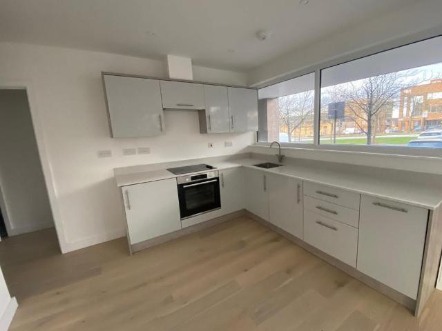 Silbury Boulevard, Milton Keynes, MK9 1 bed apartment to rent £1,100 pcm £254 pw
