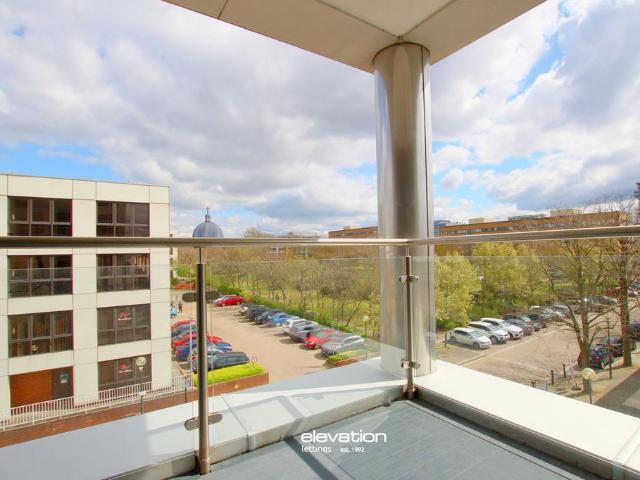 Silbury Boulevard, Milton Keynes, MK9 1 bed flat to rent £1,195 pcm £276 pw