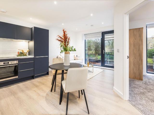 Silbury Boulevard, Milton Keynes MK9, 1 bed flat to rent, £1,240 pcm | PrimeLocation