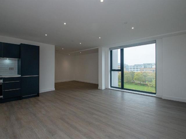 Silbury Boulevard, Milton Keynes MK9, 2 bed flat to rent, £1,700 pcm | PrimeLocation