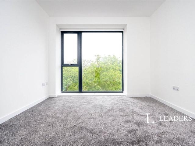 Silbury Boulevard, Milton Keynes, Buckinghamshire MK9, 1 bed flat to rent, £1,350 pcm | PrimeLocation