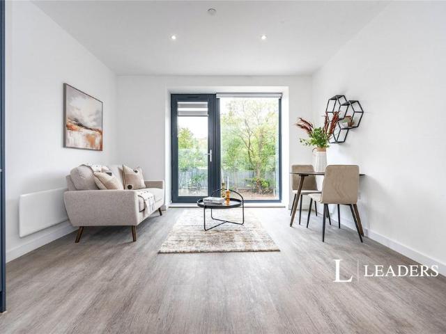 Silbury Boulevard, Milton Keynes. 1 bed flat to rent £1,295 pcm £299 pw
