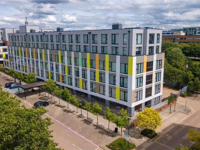 Silbury Boulevard, Milton Keynes. 2 bed flat to rent £1,595 pcm £368 pw