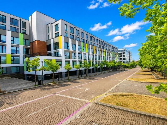 Silbury Court, Milton Keynes MK9, 1 bed flat to rent, £1,350 pcm | PrimeLocation
