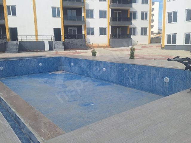 Silifke Yesilovacik Mh. Havuzlu sitede Satılık 1+1 daire