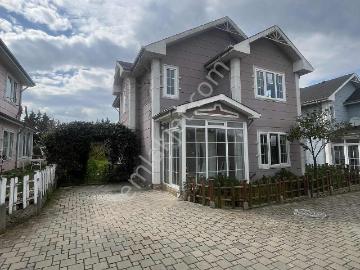 Silivri Marsu Parkta Site İçi Güvenlikli, Bahçeli Lüks Villa