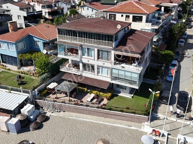 Silivri Mavi Yelkende Kiralık Denize Sıfır 5+1 Bahçeli Daire