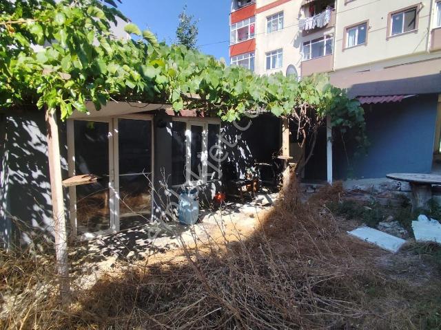 Silivri Merkezde Satılık 185 Metrekare Arsalı Müstakil Ev