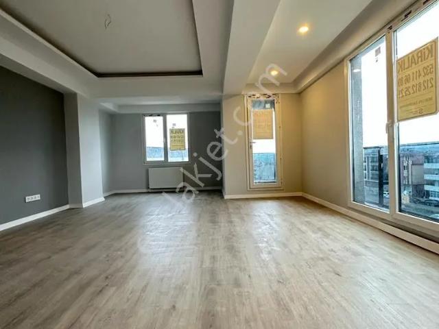 Silivri Mimar Sinan Merdan Cadde Sitesinde 3+1 Kiralık Boş Daire