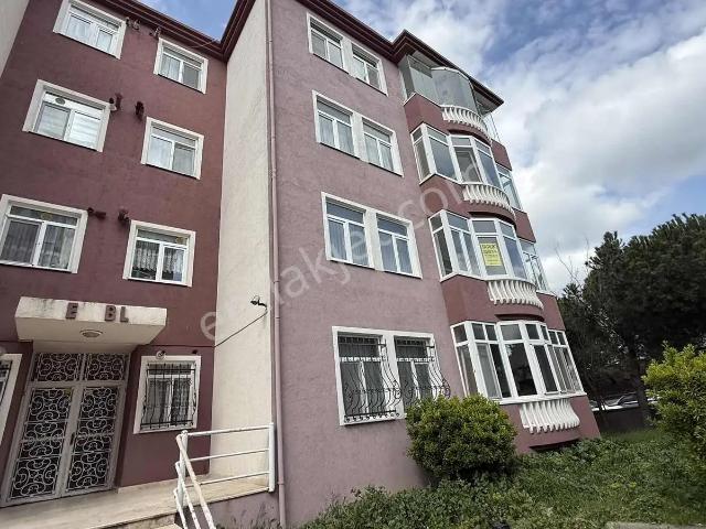 Silivri Otogar Mevkiinde Satılık 3+1 İçi Yapılı Temiz Daire