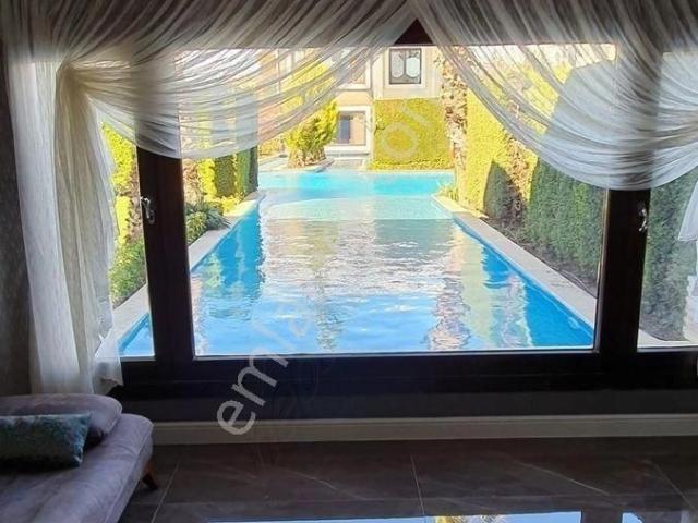 Silivri Ortaköy’de Biblos Koru Su Villalarında Kiralık 4+1 Eşssiz Villa