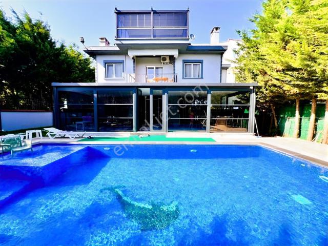 Silivri Ortaköy De Emsalsiz Özel Mimari Yapım 6+2 Satılık Villa