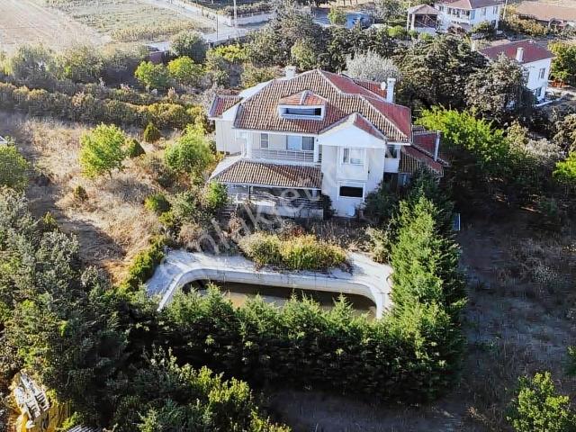 Silivri Alipaşada Ticari + Konut İmarlı, Havuzlu Villa