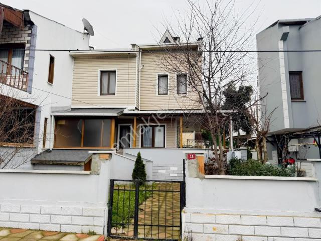Silivri Altınorak Sitesi'de Kiralık 4+1 Tripleks Villa