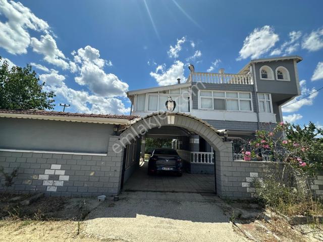 Silivri Balaban'da Denize Nazır 958 M² 7+2 Geniş Bahçeli Villa