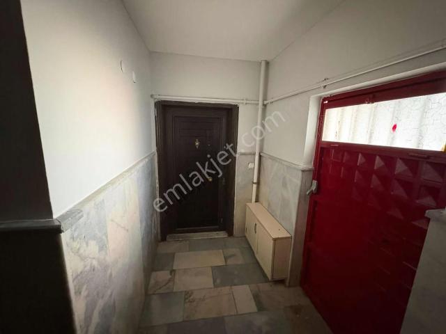 Silivri Bilgehan Sitesinde Kiracılı Girişkat Satılık 3+1 Daire