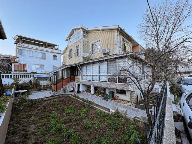 Silivri Bizimköy 200 M2 Bahçeli Müstakil Tripleks Satılık Villa