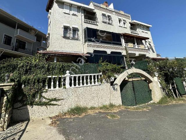 Silivri Bizimköyde Deniz Manzaralı Forleks Kiralık Eşyalı Villa