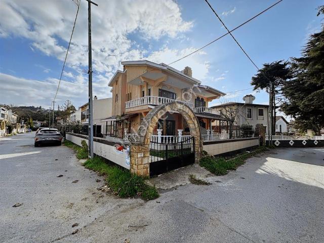 Silivri Bizimköyde Tripleks Bahçeli Denize Yakın Kiralık Villa