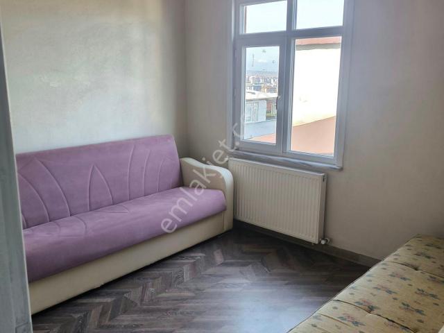 Silivri Cumhuriyet Mah.'de Eşyalı Kiralık 1+1 Daire