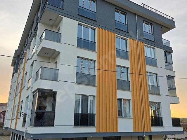 Silivri Değirmenköyde satılık bahçeli 3+1 sıfır daire
