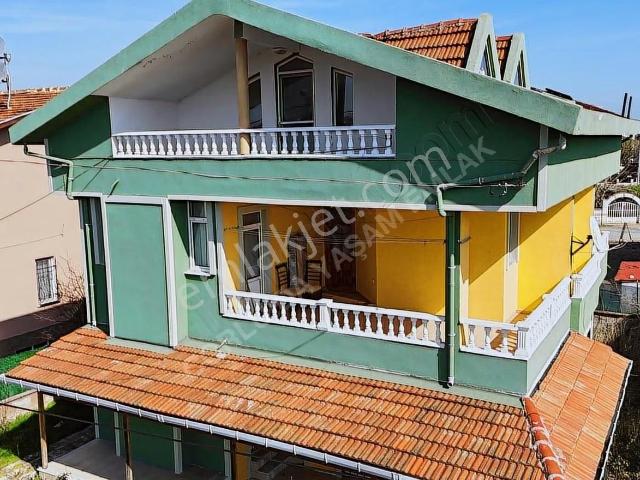 Silivri Gümüşyaka'da Denize Yakın, 3 Katlı Müstakil Villa