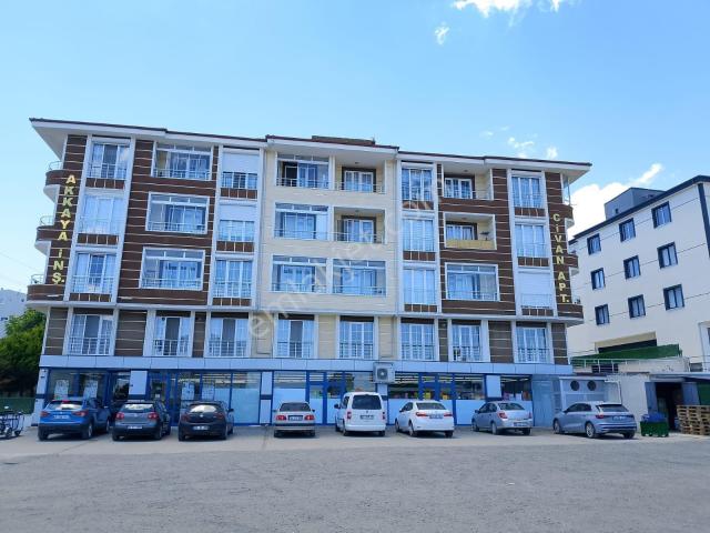 Silivri Gümüşyaka'da 3+1 Balkonlu 1.katta 8 Yıllık İskânlı Binada Açık Otoparklı Ferah Satılık Daire