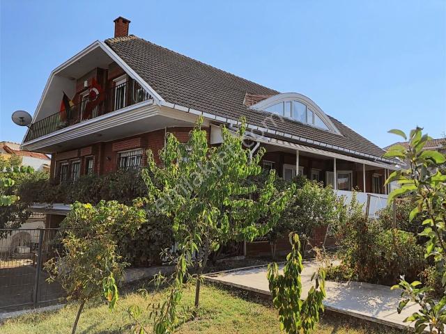 Silivri Klassis Bölgesinde Özel Yapım Satılık Villa malikane