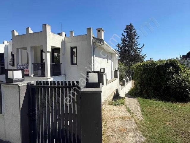 Silivri Parkköy'de Komple Yenilenmiş 5+1 Müstakil Villa