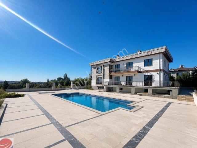 Silivri Sancaktepe De Müstakil Havuzlu 8+1 Kiralık Villa