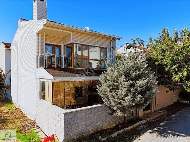 Silivri Selimpaşa'da Satılık Deniz Manzaralı 5+2 Müstakil Villa