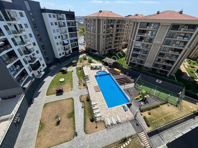 Silivri Yeni Mah. Merkezi Lokasyonda Havuzlu Güney Cephe 3+1