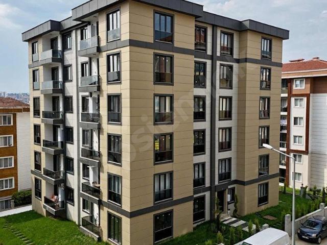 Silivri Yeni Mahallede İyi Konumlu Satılık 2+1 Sıfır Ferah Daire