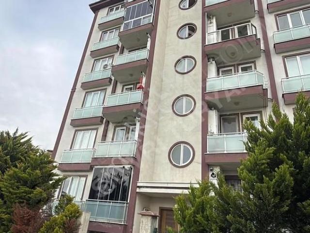 Silivri Yeni Mahalle'de Satılık 3+1, 125m² Ara Kat Daire