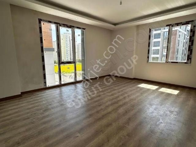 Silivri Yenimah Site İçerisinde Satılık Sıfır 2+1 Daire!