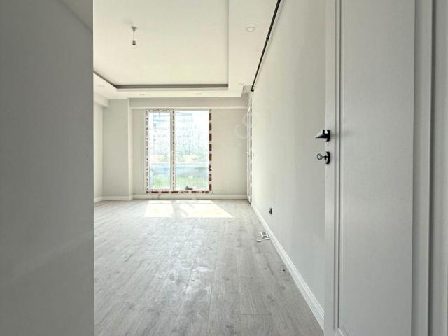 Silivri Yenimahalle De Site İçi 1+1 Satılık Bahçe Katı Daire