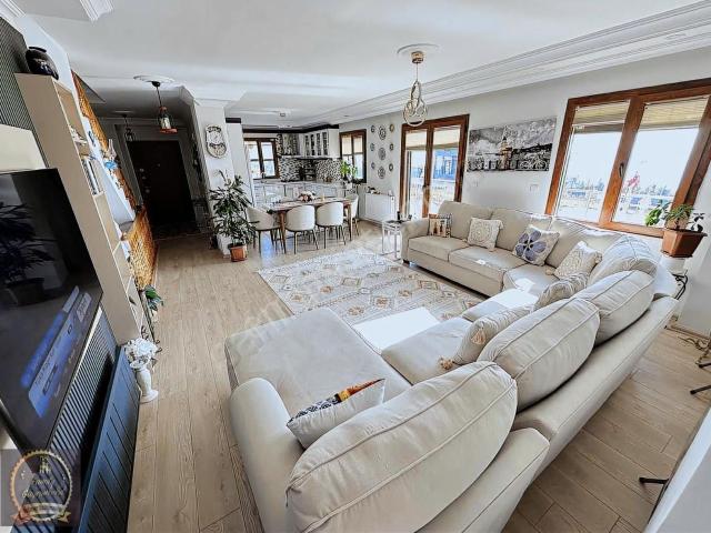 Silivri'de 8+2 Lüks Full Deniz Manzaralı Prestijli Villa