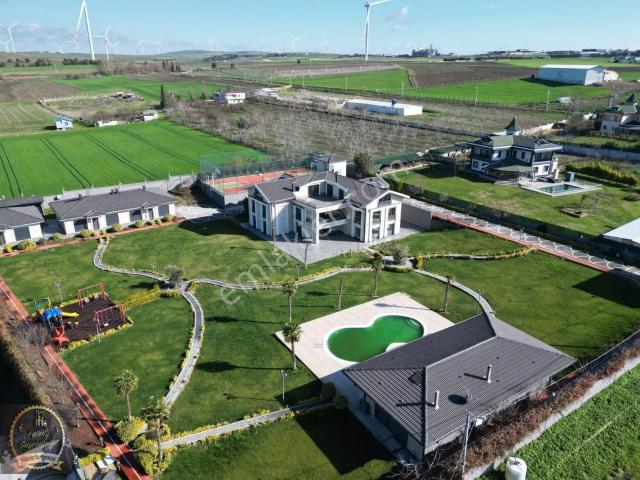Silivri'de Emsalsiz Ultra Lüks Çiftlik Evi villa