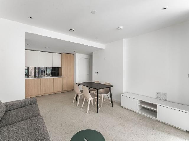 Silk District, London E1, 1 bed flat to rent, £2,420 pcm | PrimeLocation