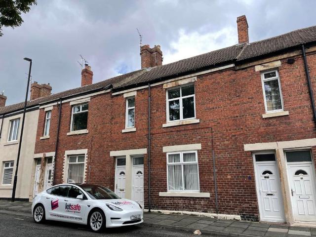 Silkeys Lane, North Shields. NE29 0JT 2 bed flat to rent £750 pcm £173 pw