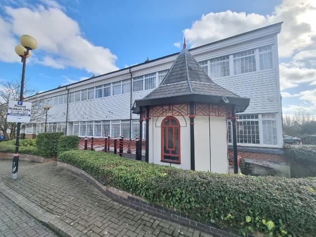Silks Way, Braintree CM7, 2 bed flat to rent, £1,190 pcm | PrimeLocation