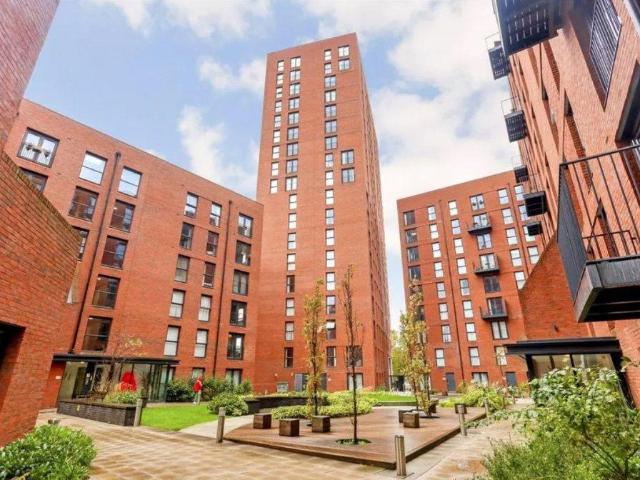 Sillavan Way, Salford M3 2 bed apartment to rent £1,375 pcm £317 pw