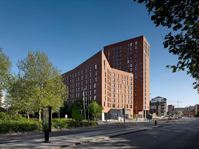 Sillavan Way, Salford, M3 2 bed apartment to rent £2,500 pcm £577 pw