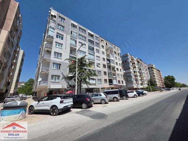 Sille Yolu Battı Çıktı Civ. Demiryolu Cad Cephe Ara Kat 3+1 Dair