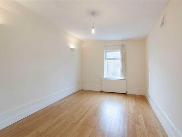 Sipson Road, West Drayton UB7, 2 bed flat to rent, £1,600 pcm | PrimeLocation