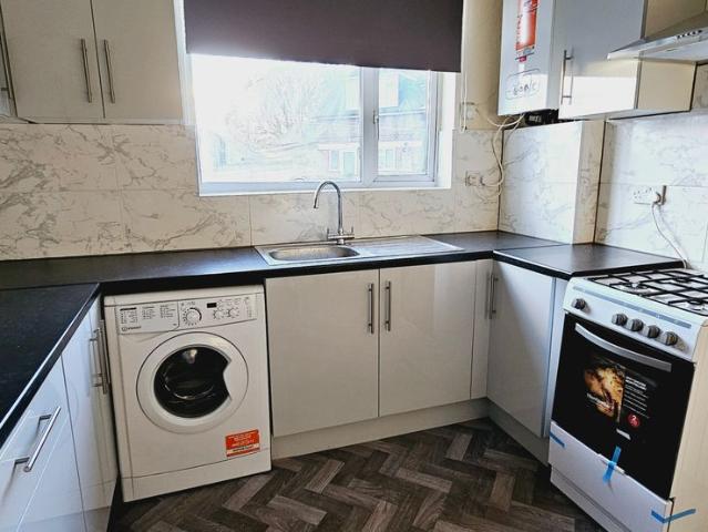 Sipson Road, West Drayton UB7, 4 bed flat to rent, £2,600 pcm | PrimeLocation