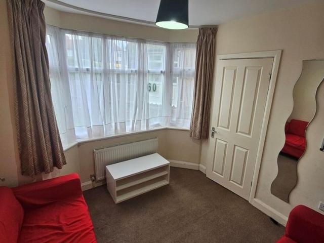 Sir Henry Parkes Road, Coventry, Cv5 6bl, Canley