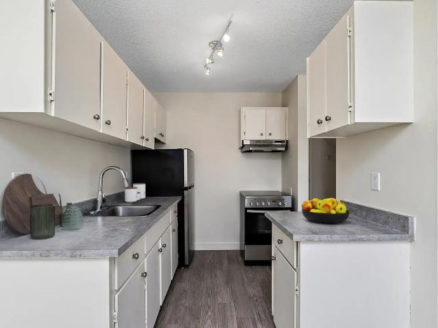 Sir William Place — 2 Bedroom Bi level